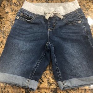Justice size 7, slim new Jean shorts. Never worn!